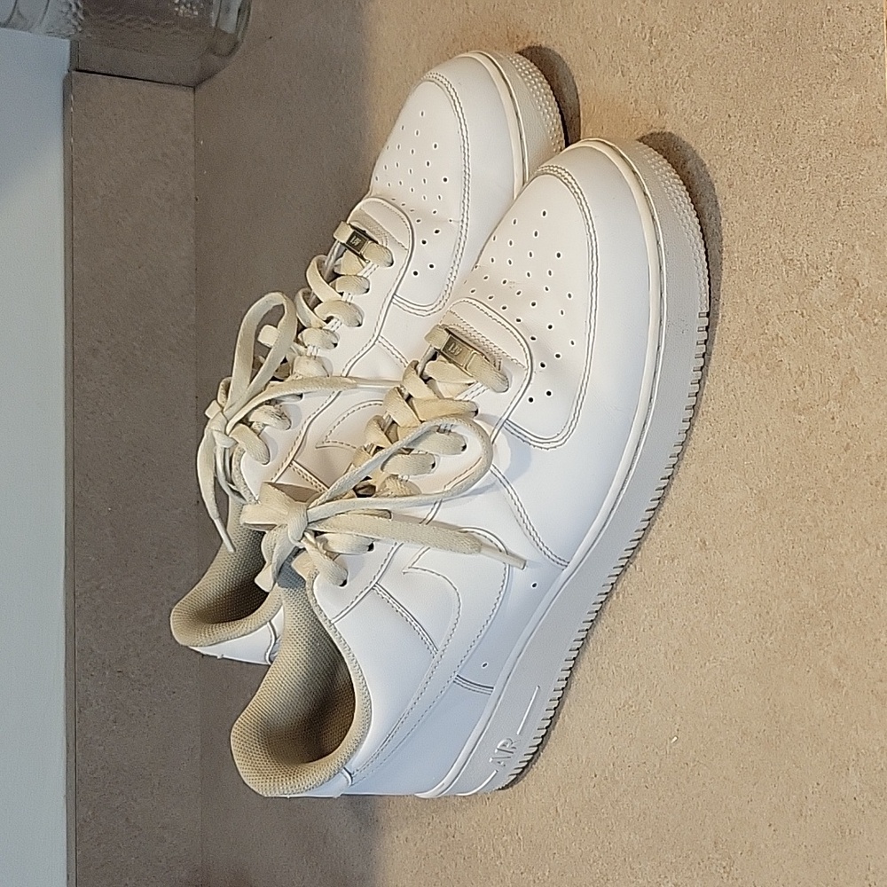 NIKE Air Force 1 Low ‘07 White Men’s Shoes Size 13 - Picture 2 of 9